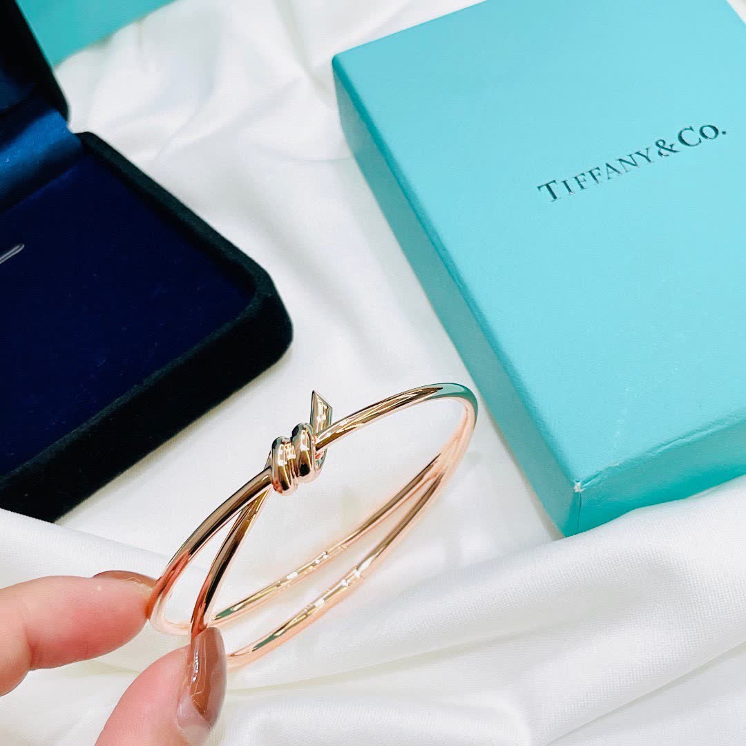 Tiffany & Co. Atlas Knot Bangle Bracelet